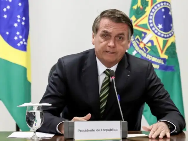 Bolsonaro evalúa salida de Brasil de la OMS y la califica de tener 