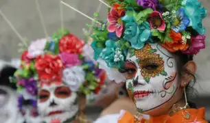 México: más de 2 millones de personas presenciaron desfile por el día de los muertos