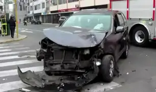 Santa Beatriz: conductor se da la fuga tras aparatoso choque con auto