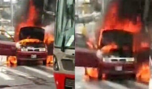 Av. La Marina: auto se incendia y causa congestión vehicular