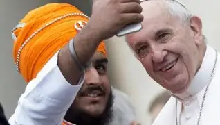 Papa Francisco pide no agredir a otras religiones e insta a fieles a construir puentes