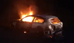 Panamericana Norte: auto se incendia y genera gran congestión vehicular