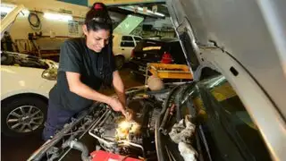“Mujer con Caña”: brindaran talleres gratuitos de mecánica sólo a mujeres