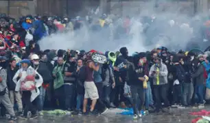 Bogotá: reprimen con gases lacrimógenos a manifestantes pacíficos en Plaza Bolívar