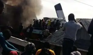 ¡Trágico! Avión se estrelló en barrio del Congo y hay más de 20 fallecidos