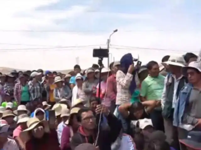 Arequipa: pobladores bloquean carretera para exigir mejoras en servicio de agua