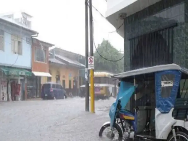 Iquitos: fuertes lluvias provocan colapso de alcantarillado e inundan viviendas