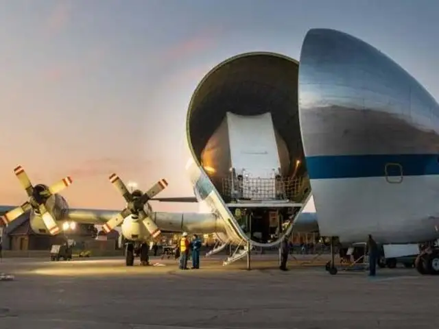 El Super Guppy de la NASA entra en acción para el regreso a la LUNA
