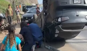 Costa Verde: vehículo sufre despiste y volcadura