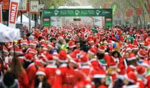Miles de personas disfrazadas de Papá Noel tomaron las calles de Madrid