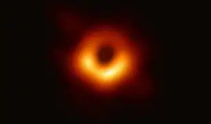La “foto” de un agujero negro en el espacio es el avance científico del año