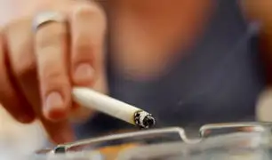 Estados Unidos eleva de 18 a 21 años la edad para comprar tabaco