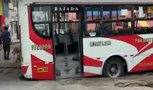 Carabayllo: enormes forados en pista causan hundimiento de bus