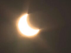 VIDEO: último eclipse solar de la década oscurece países de África y Asia