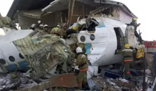 Más de 10  muertos dejó accidente aéreo en Kazajistán
