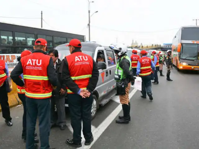 Rímac: policía queda herida durante enfrentamiento con transportistas informales