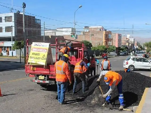 Arequipa: Municipio de Miraflores denunciará a Sedapar por dañar asfaltado