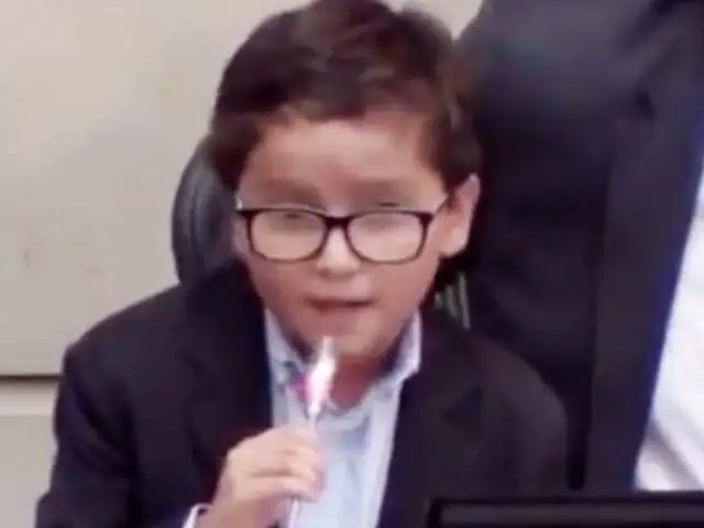 Colombia: niño pide en el senado legislar ante la emergencia climática