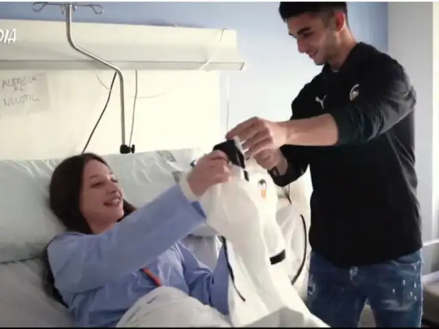 [VIDEO] Para sacarse el sombrero: emotivo gesto de los jugadores del Valencia para niños hospitalizados