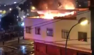 Lince: incendio consumió segundo piso de casa parroquial