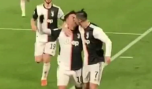 Juventus vs Parma: Cristiano Ronaldo y Paulo Dybala se dieron un “beso” por accidente