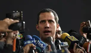 VIDEO: chavista lanza tortazo a Juan Guaidó en el Parlamento Europeo