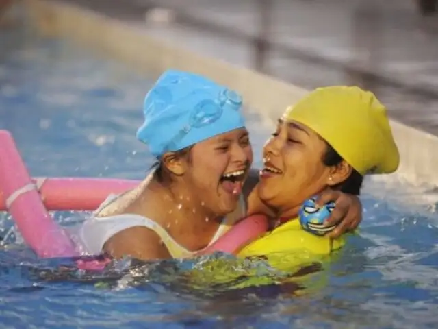 La Victoria: inauguran taller de natación para niños y jóvenes con habilidades especiales