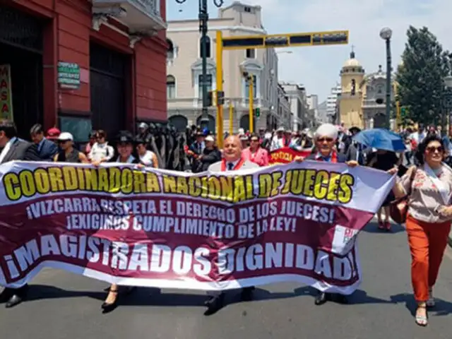 Cercado de Lima: jueces y fiscales marchan exigiendo homologación de sueldos
