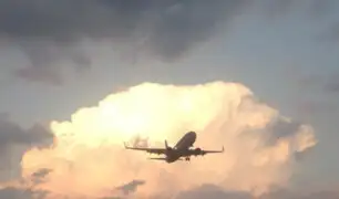 Madrid: avión con 130 pasajeros a bordo prepara aterrizaje de emergencia sin una rueda