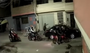 El Agustino: cámaras captaron asalto a jóvenes que bebían en la calle