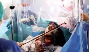 Mujer toca el violín mientras le extirpan un tumor del cerebro