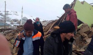 Al menos nueve muertos y decenas de heridos deja fuerte sismo en Turquía