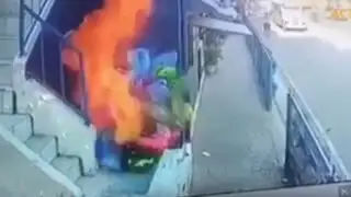 Niños prenden fuego a vendedor de globos, era una "bromita" dijeron