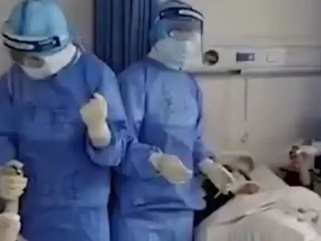 China: médicos cantan a sus pacientes para apoyarlos en lucha contra el coronavirus