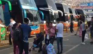 Terminal de Yerbateros: viajeros protestan por alza en  precios de pasajes por feriado largo