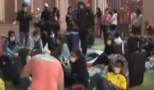Arequipeños pernoctaran en las afueras del Aeropuerto Jorge Chávez