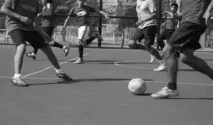 Ciudadanos juegan fútbol y toman en la calle pese al estado de emergencia