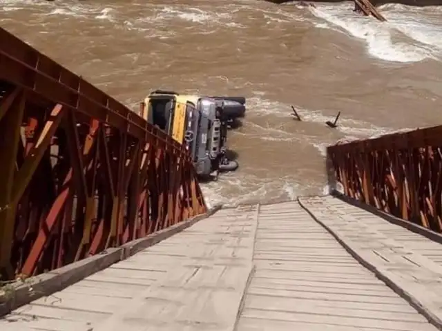 Cusco: puente colapsa tras paso de volquete de la Municipalidad distrital de Pillpinto
