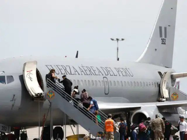 Aeropuerto Jorge Chávez: trasladan a Arequipa a más de 100 pasajeros varados