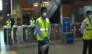 Estado de emergencia: pasajeros abordan el metro en nuevo horario de toque de queda