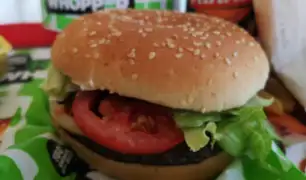 Reino Unido: prohíben anuncio de hamburguesa ‘vegetariana’ en cadena de comida rápida