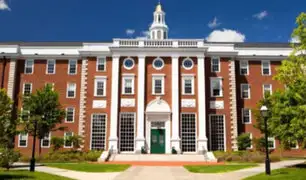 Harvard liberó más de 60 cursos para hacerlos gratis desde casa