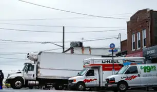 Nueva York: decenas de cadáveres son hallados en camiones de mudanza