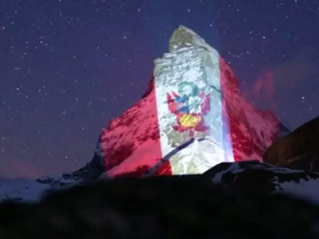 Bandera peruana iluminó los Alpes suizos como símbolo de esperanza