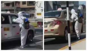 [VIDEO] Hombre limpia y desinfecta autos en paraderos de semáforos