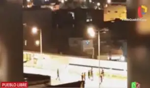 Pueblo Libre: captan a presuntos trabajadores de Plaza Vea jugando fútbol en pleno toque de queda