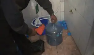 Surco: clausuran envasadora ilegal de agua que llenaba bidones en una ducha