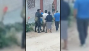 Familia golpea a policías para evitar que detengan a 2 sujetos que bebían alcohol