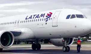 Latam anuncia que dará flexibilidades a pasajeros afectados por paro de controladores aéreos