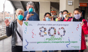 Metro de Lima homenajeó a personal médico del Hospital Dos de Mayo y les donó tarjetas de viaje gratis